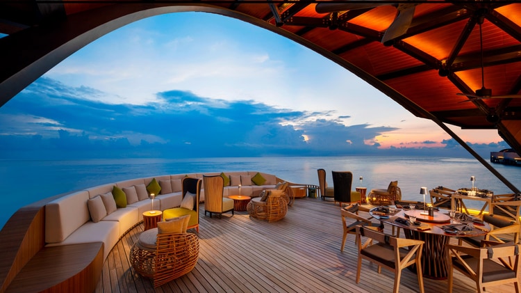 the pearl restaurant deck
