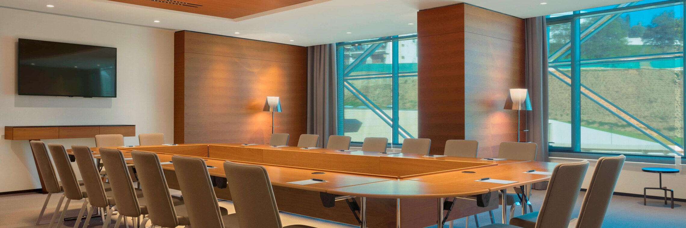 Argent Meeting Room - Boardroom Setup