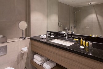 Salle de bain de chambre Deluxe, douche à l’italienne