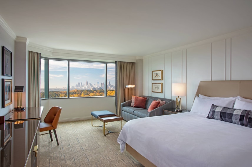 King Skyline View Guest Room