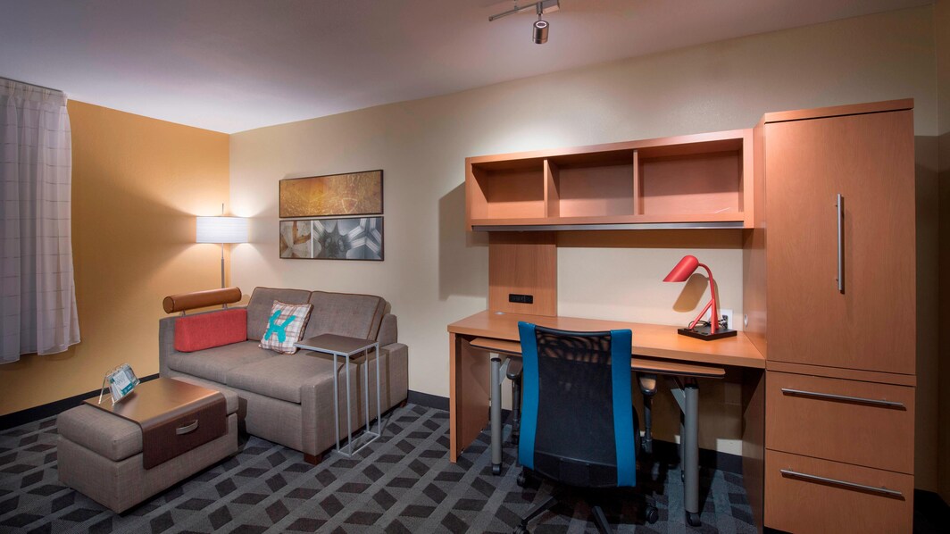 Suite - Sitting & Work Area