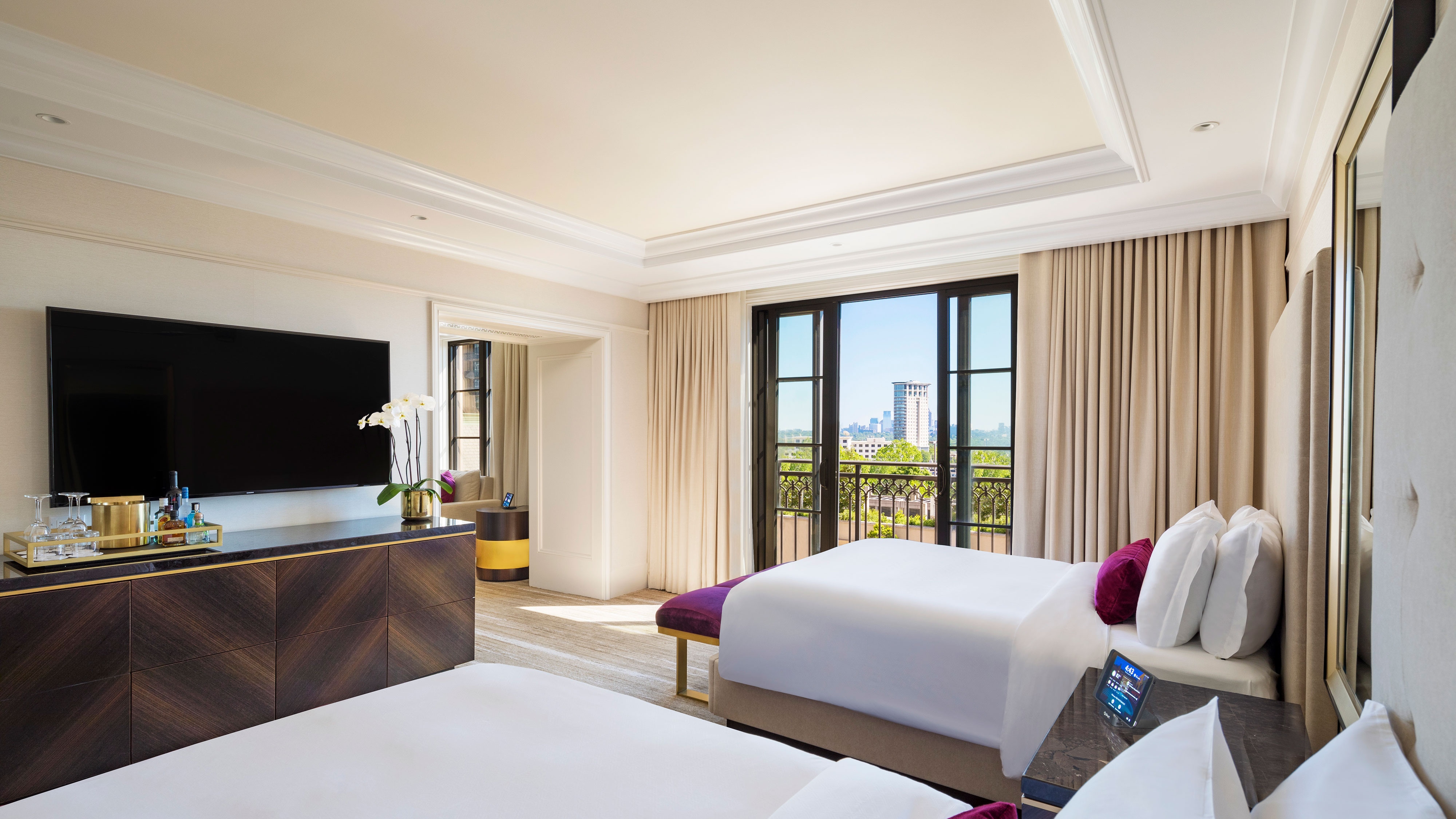 Queen suite