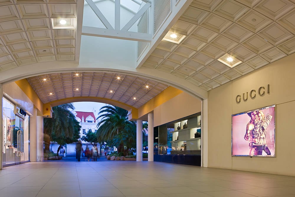 Aruba Mall Shopping