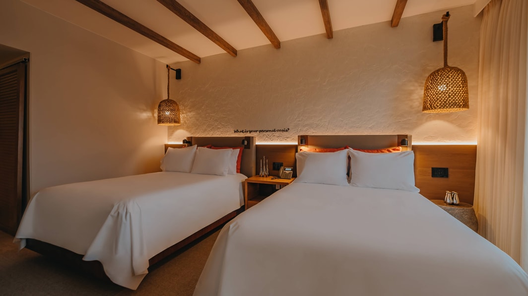 Номер с 2 двуспальными кроватями (Double) – вид на курорт