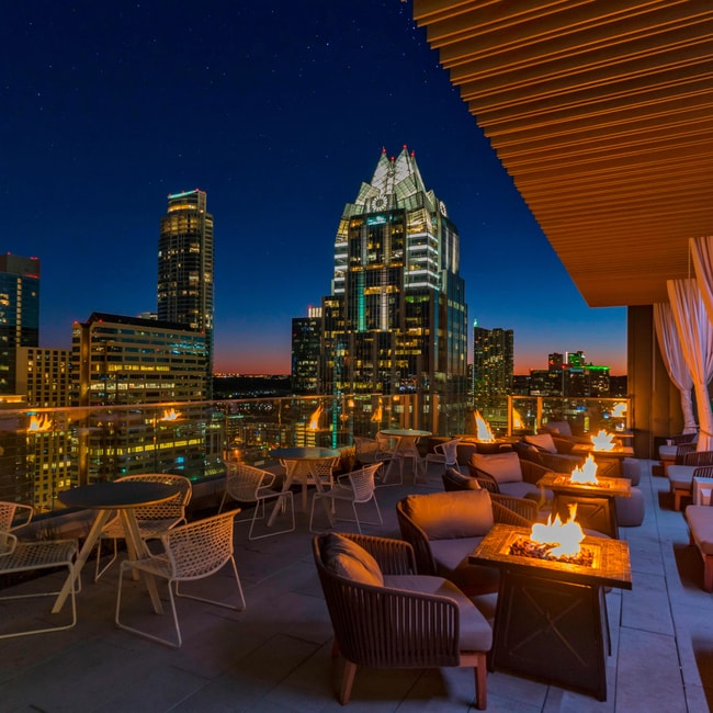 Azul Rooftop Pool Bar and Lounge Area
