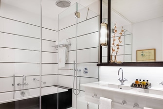 Vichy Suite - Bathroom