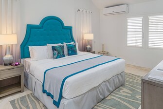 One-Bedroom Luxury Ocean View Suite