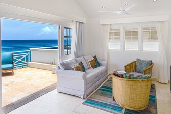 Suite de lujo de un dormitorio con vista al mar
