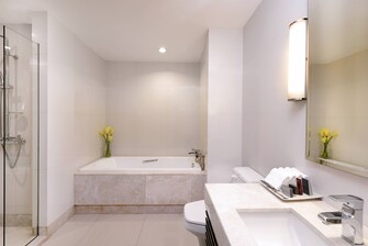 Suite mit zwei Schlafzimmern – Bad