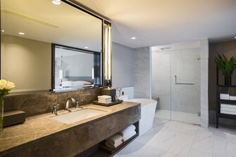 M 스위트 욕실 - 별도 욕조 및 샤워부스