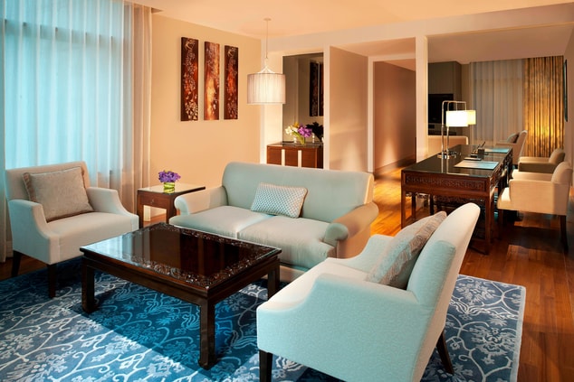 Metropolitan Suite - Living Room