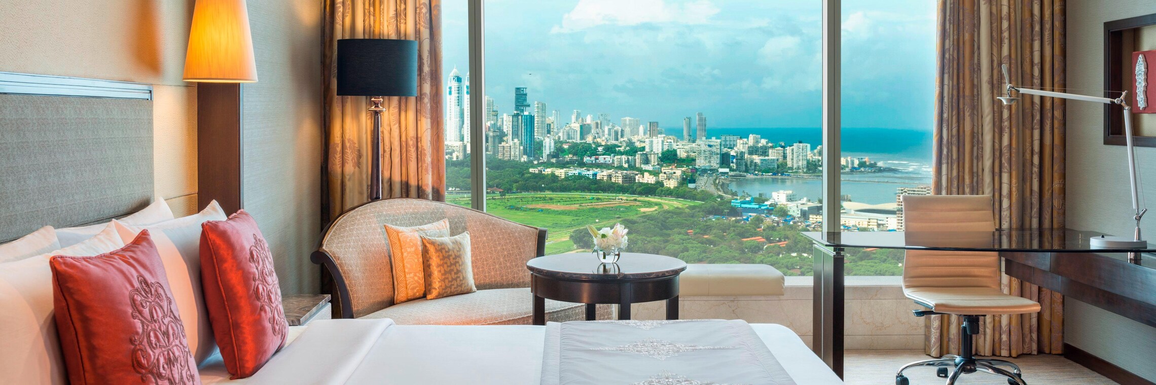 Grand Deluxe Room - City View