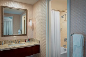 Baño de la suite de lujo del Boston Marriott Copley Place