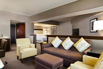 King Alcove Suite