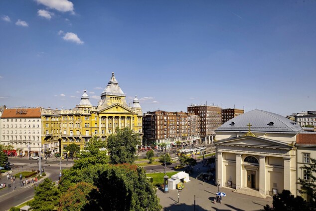 City Views - DeÃ¡k Ferenc Square