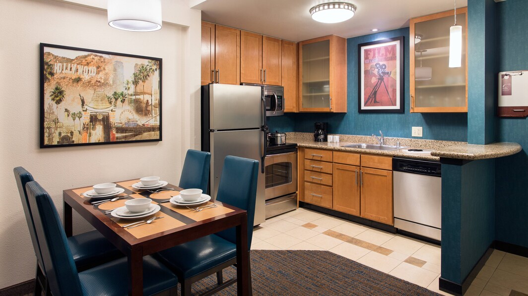 Suites con cocina en Burbank, CA