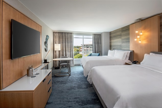 Double.Double Guest Room - City View