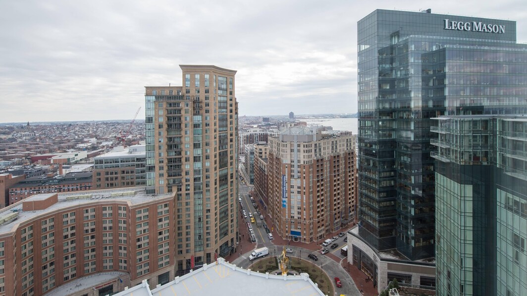 Vista da cidade do hotel no centro de Baltimore