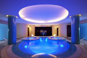 Explore Spa - Pool and Jacuzzi