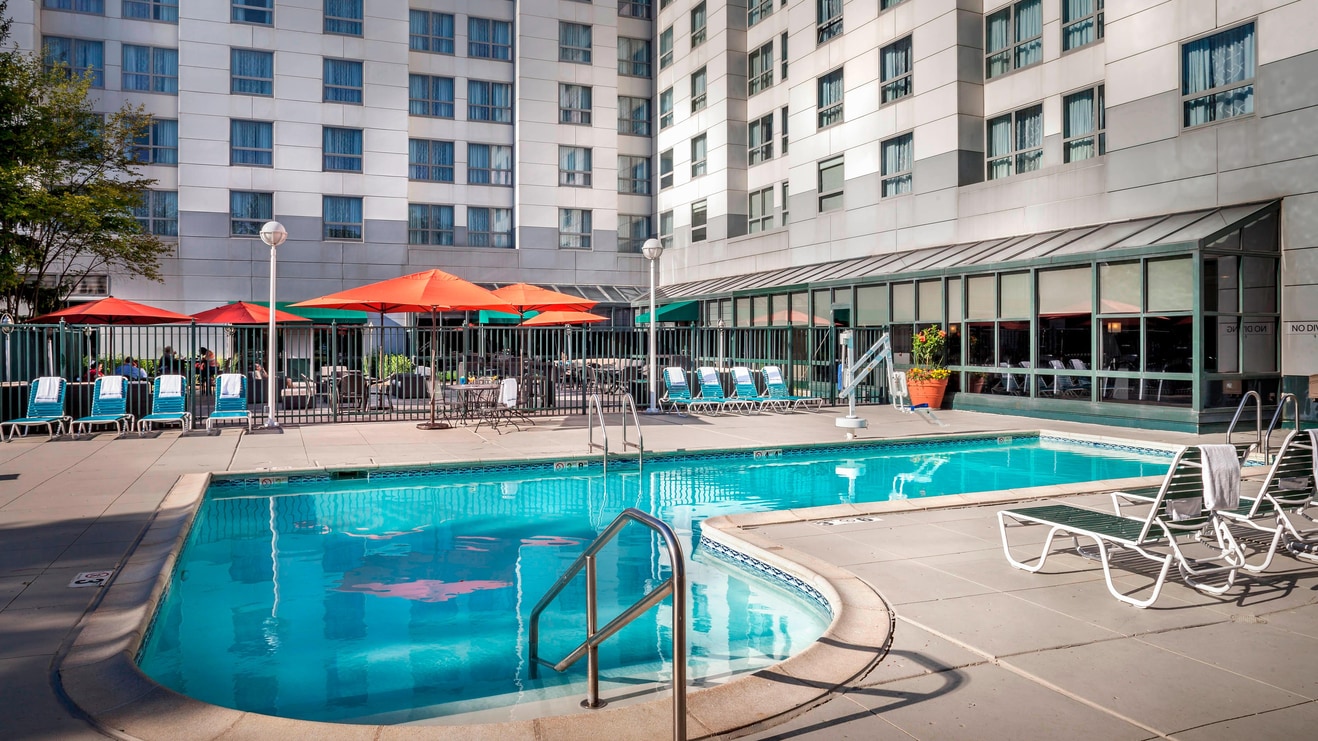 Outdoor Pool at Chicago Marriott Suites Deerfield