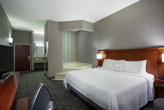 king spa guest room Chicago