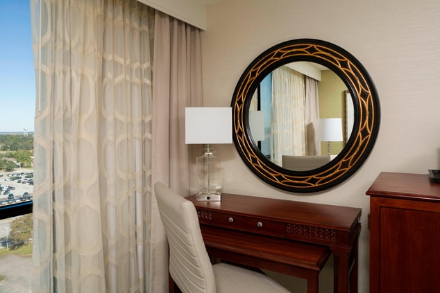 Charleston hotels with Guest Room Work Station