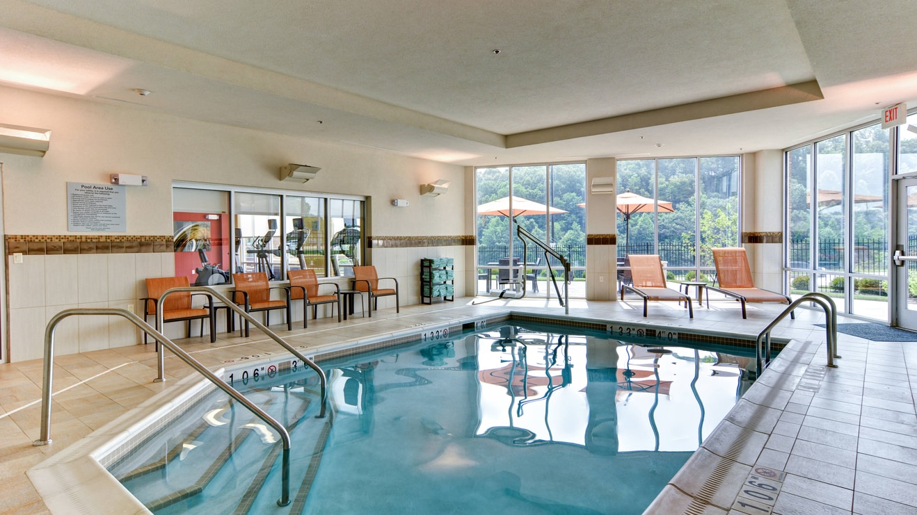 Marriott Courtyard Bridgeport Hotel Indoor Pool