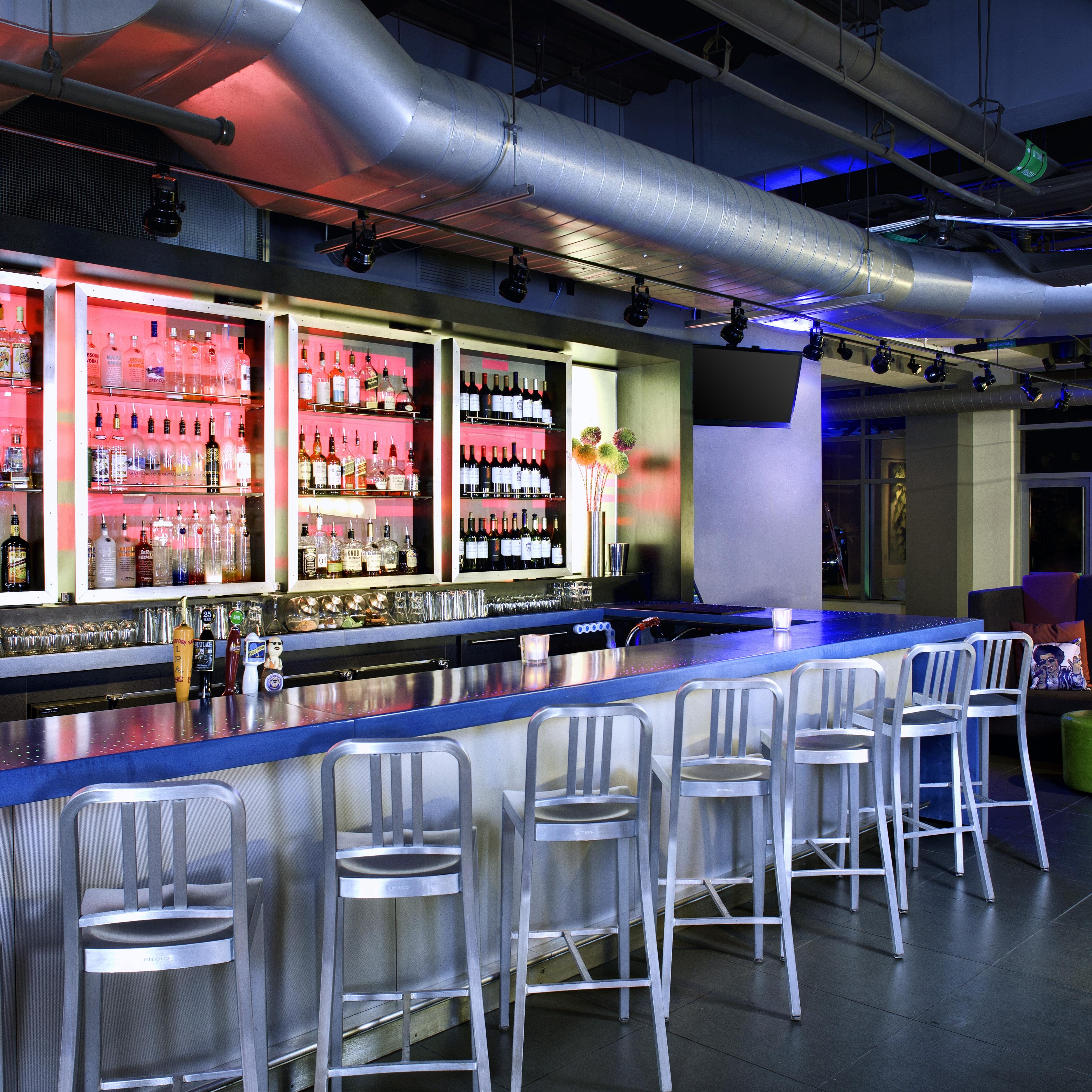 WXYZ Bar | Cleveland Restaurant | Marriott Bonvoy