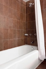 Guest Bathroom - Tub/Shower