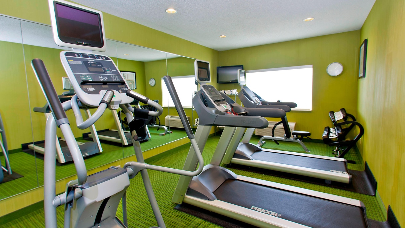 champaign hotel with gym