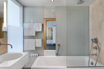 Badezimmer – Dusche/Badewanne