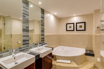 Penthouse Suite En-suite Bathroom
