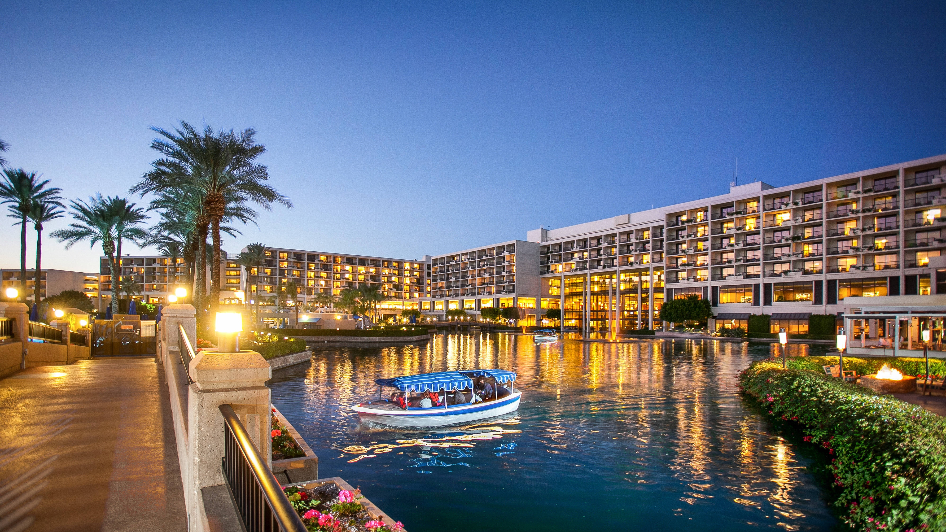 Elite Exclusive: 3,500 bonus points per night