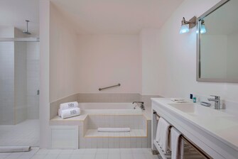 Junior Suite Bathroom