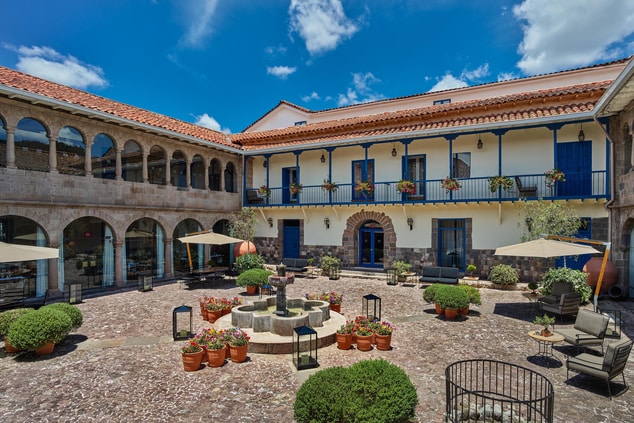 Palacio Courtyard