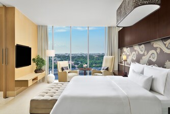 Executive King Suite - Bedroom