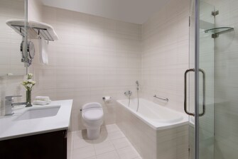 شقة فاخرة (Deluxe) بثلاث غرف نوم - الحمام