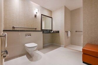 غرفة نزيل (Guest) سوبيريور (Superior) - حمام قابل لوصول الأشخاص ذوي الاحتياجات الخاصة - كابينة استحمام