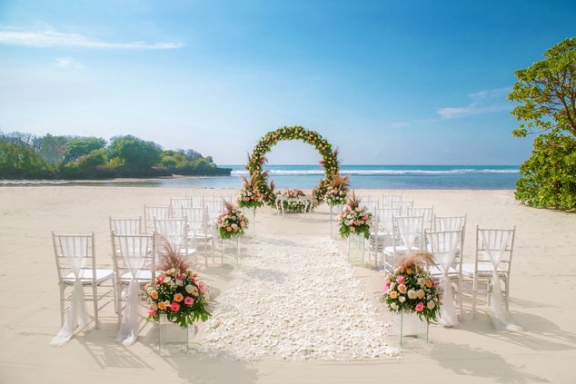 Beach Wedding - Circular Flower Wedding Arch