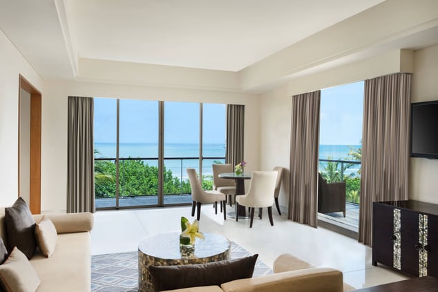 Ocean Front Suite - Living Room