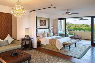 Люкс St. Regis с видом на сад – спальня с двуспальной кроватью (King)