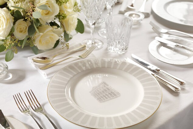 BanKing Hall Place Setting