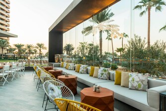 Brasserie 2.0 – Terrasse mit Lounge