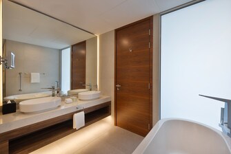 King Suite Bathroom