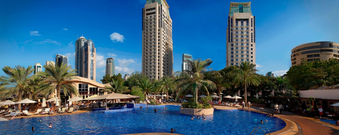 Hotel en Jumeirah Beach con piscina