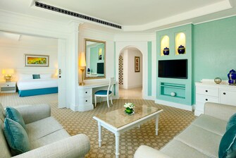 Wohnzimmer einer Suite in Dubai