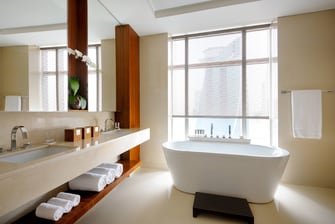 حمام فندق دبي الفاخر