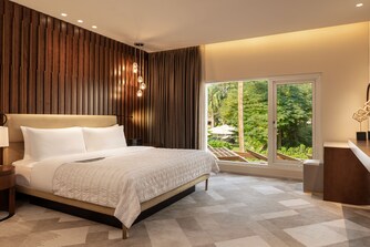 Ruby Premium Suite mit Kingsize-Bett – Hauptschlafzimmer