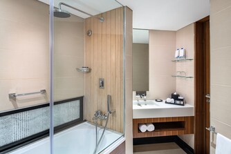 حمام غرفة نزلاء على الطراز الياباني