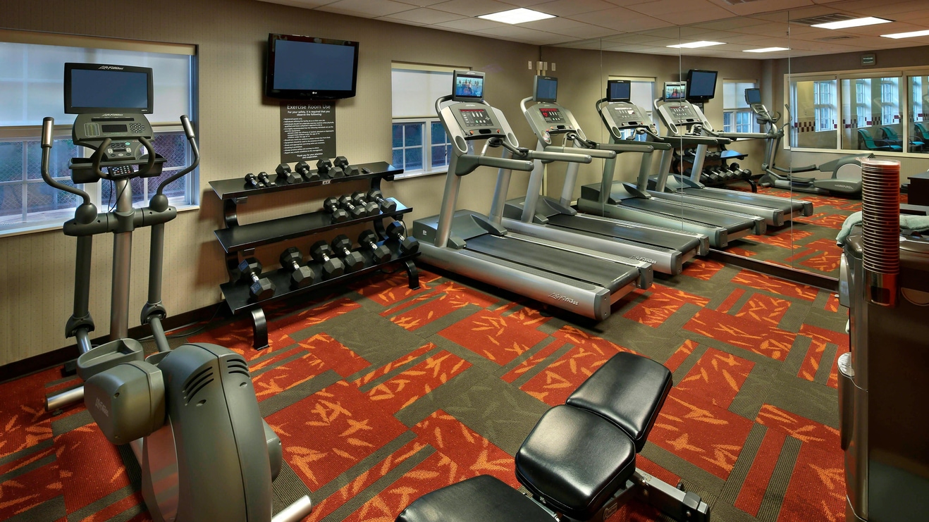 hotel fitness room